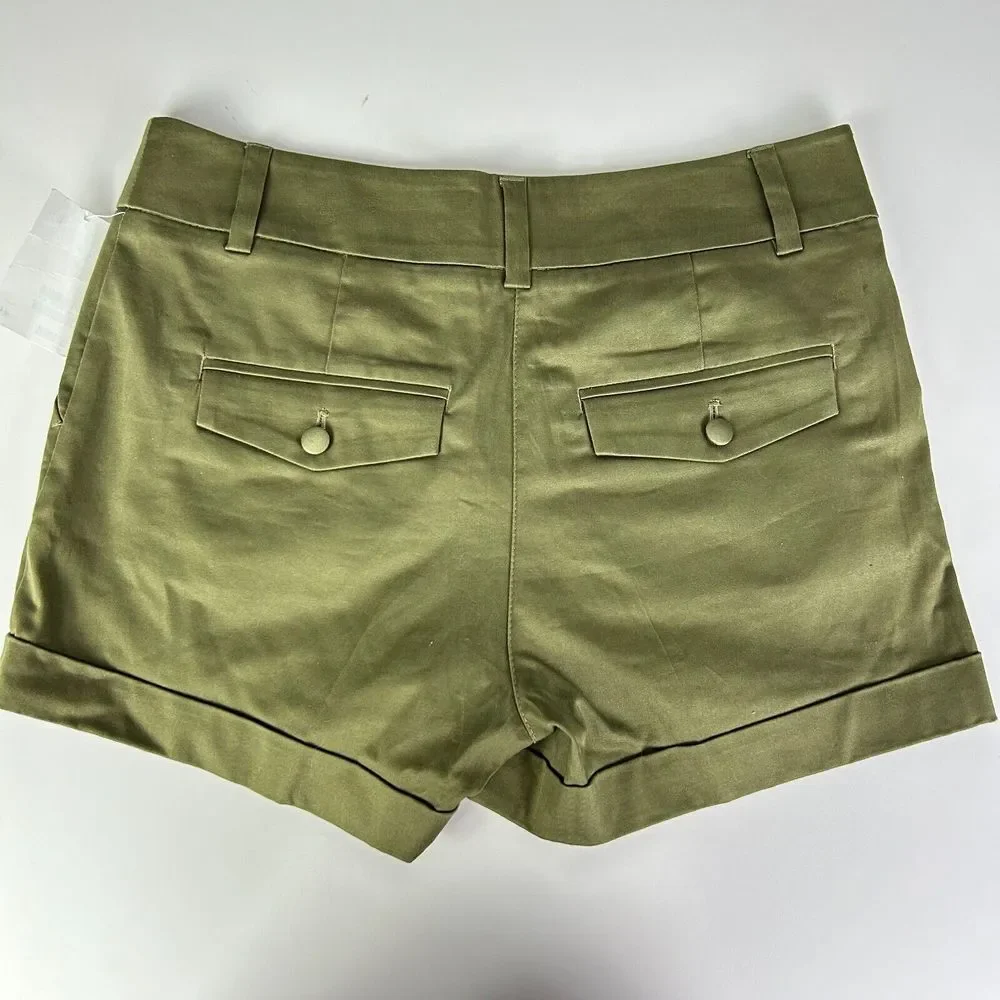 NWT‎ H&M Green Flat Front Zip Fly  Pocket Casual Chino Shorts Women's Size 6
